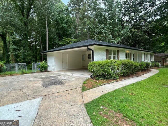 4301 Allgood Way in Stone Mountain, GA - Building Photo - Building Photo