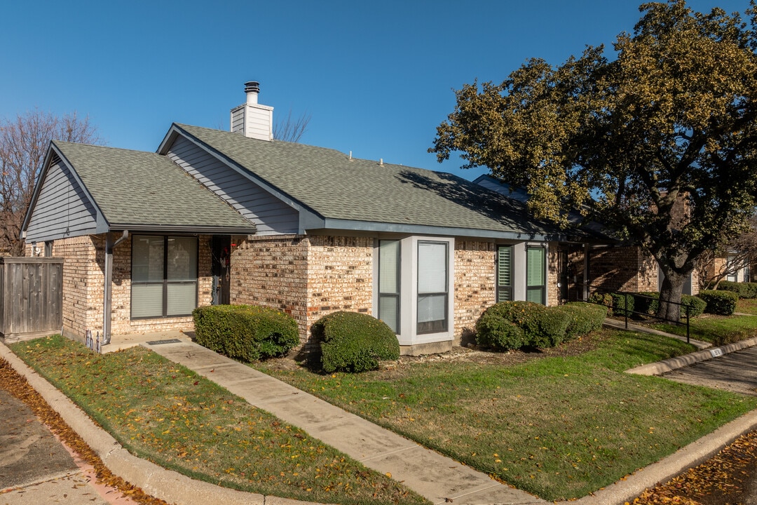 Millwood Creek in Richardson, TX - Building Photo