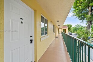 12635 SW 91st St in Miami, FL - Building Photo