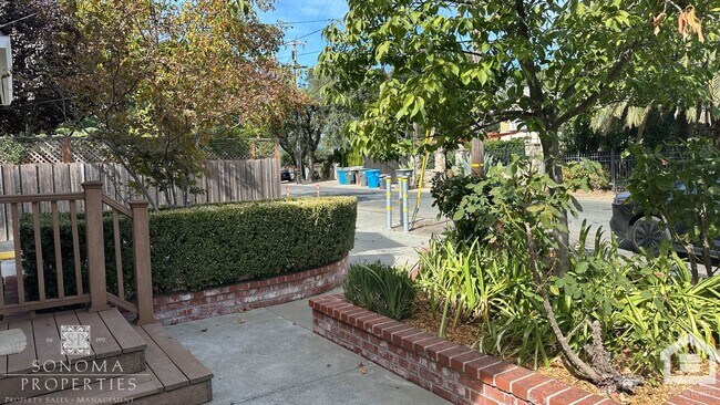 56 Mountain Ave in Sonoma, CA - Building Photo - Building Photo