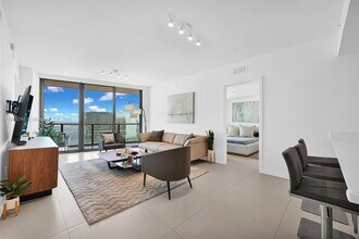 1300 S Miami Ave in Miami, FL - Building Photo - Building Photo