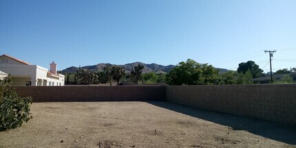 7816 Grand Ave in Yucca Valley, CA - Building Photo - Building Photo
