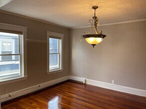 34 Irma Ave, Unit 3 in Watertown, MA - Building Photo - Building Photo