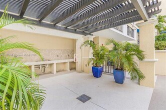 8395 SW 73rd Ave, Unit 710 in Miami, FL - Building Photo - Building Photo