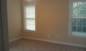 319-321 E Perry Ave in Wake Forest, NC - Building Photo - Building Photo