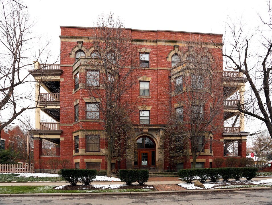 Hessler Road Apartments in Cleveland, OH - Building Photo