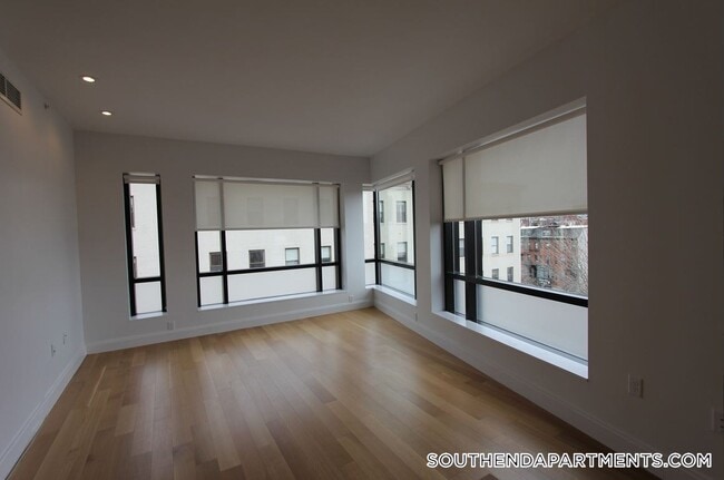 150 Camden St, Unit 404 in Boston, MA - Foto de edificio - Building Photo