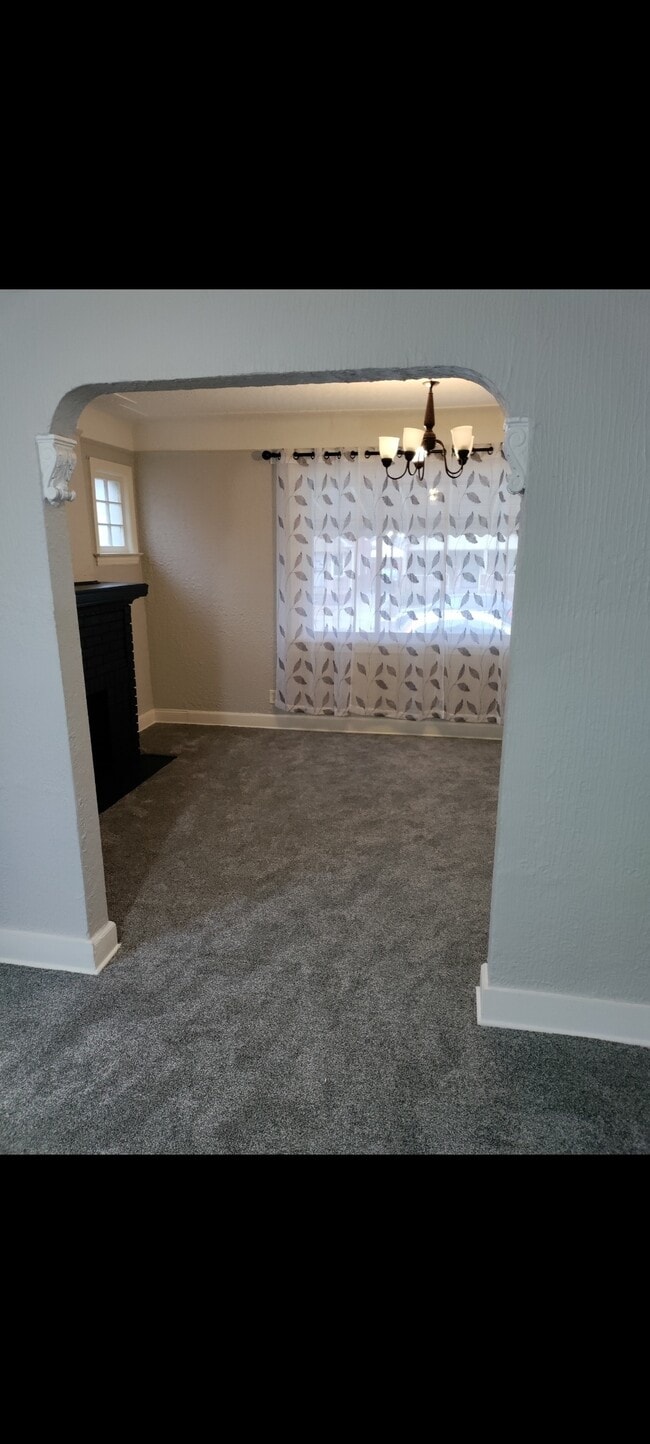 6829 Abington Ave, Unit 1 in Detroit, MI - Foto de edificio - Building Photo