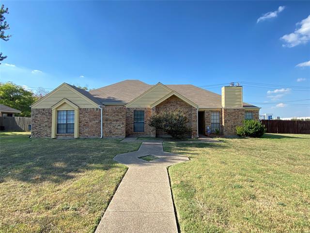932 Westover Dr in Lancaster, TX - Building Photo