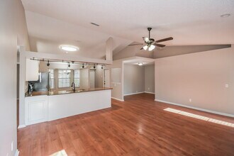 8155 Pineverde Ln in Jacksonville, FL - Building Photo - Building Photo