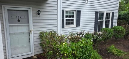 349 Burdock Ct in Three Bridges, NJ - Building Photo - Building Photo