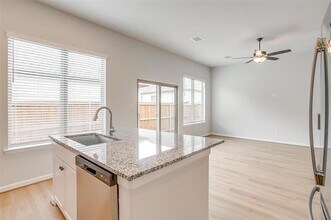 10434 Peonia St in Fort Worth, TX - Building Photo - Building Photo