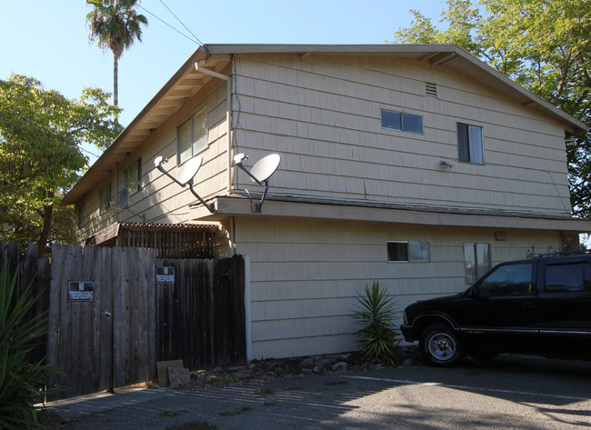 4400 Greenholme Dr in Sacramento, CA - Building Photo - Building Photo