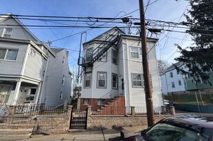 285 Paxton St, Unit 1 in Paterson, NJ - Building Photo