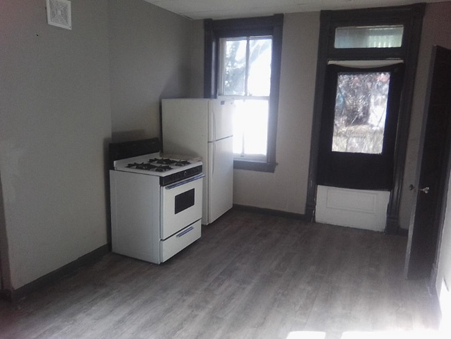 5803 S Broadway, Unit 2nd floor in St. Louis, MO - Foto de edificio - Building Photo