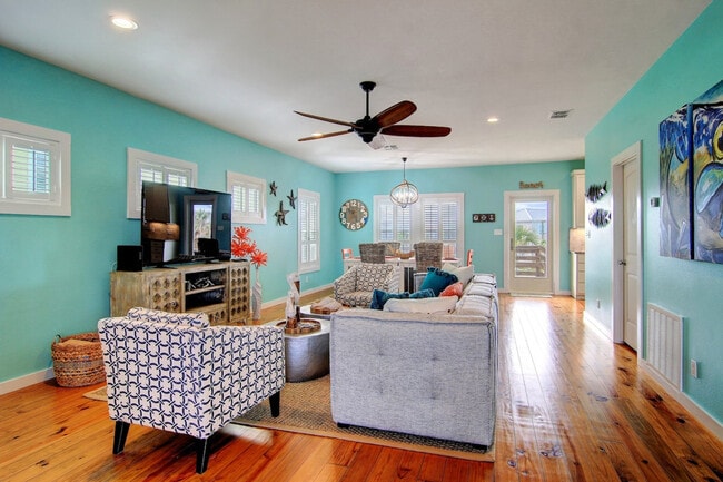 395 Paradise Pointe Dr