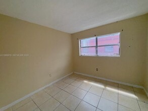 19841 SW 114th Ave in Miami, FL - Building Photo - Building Photo