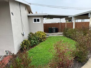 44-44 Buena Vista St in Salinas, CA - Building Photo - Building Photo