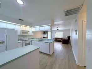 504 Rose Apple Cir in Port Charlotte, FL - Building Photo - Building Photo