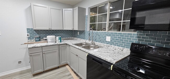 property at 2634 Tidewater Dr