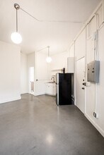 223 E Ferry St, Unit 103 in Detroit, MI - Foto de edificio - Building Photo