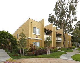 Siena Apartment Homes in Cupertino, CA - Foto de edificio - Building Photo