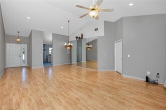 2411 Bentley Dr in Palm Harbor, FL - Building Photo - Building Photo