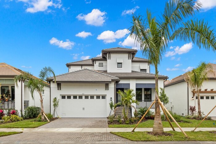 1011 Seagrape Dr in Ruskin, FL - Building Photo