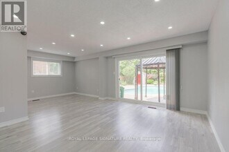 48 Lawndale Crescent in Brampton, ON - Building Photo - Building Photo