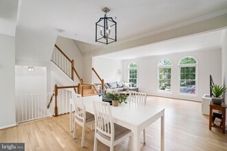 9821 Tiffany Hill Ct in Bethesda, MD - Building Photo - Building Photo