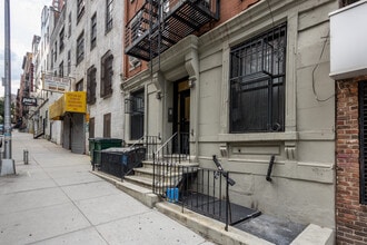 245 E 94th St in New York, NY - Building Photo - Building Photo