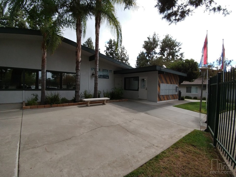 Pine Garden Apartments in San Bernardino, CA - Building Photo