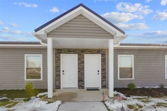 423 W 3rd St in Waterford, PA - Foto de edificio - Building Photo