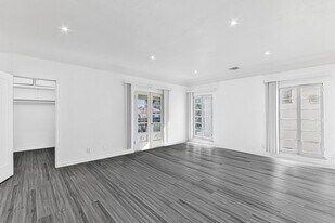 1503 S Shenandoah St, Unit 202 in Los Angeles, CA - Building Photo