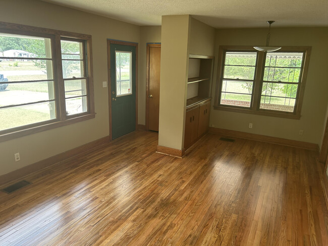 220 Rebecca Ln in Columbus, MS - Building Photo - Building Photo
