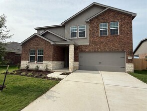 519 Vantage Dr in Hutto, TX - Foto de edificio - Building Photo