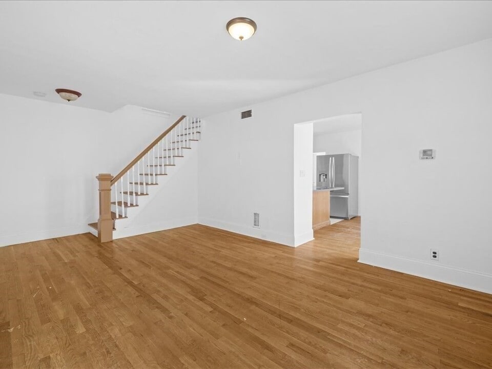 25 Clarendon St, Unit 1 in Quincy, MA - Building Photo