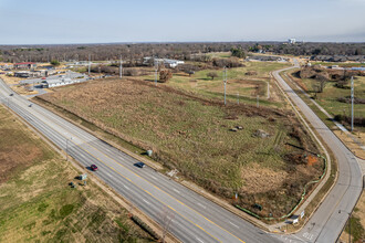 Pinnacle Springs Retirement Resort in Rogers, AR - Building Photo - Building Photo