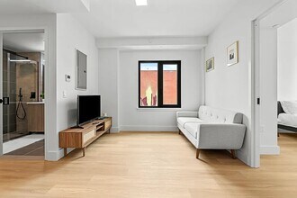 63 Pitt St in New York, NY - Building Photo - Building Photo