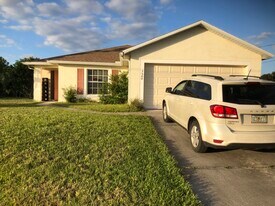 3508 12th St W in Lehigh Acres, FL - Building Photo