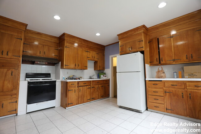 property at 19 Lothrop St