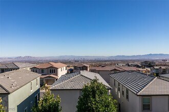 568 Clover Bar Ln in Las Vegas, NV - Building Photo - Building Photo