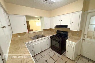 202 Timber Ln in Baytown, TX - Foto de edificio - Building Photo