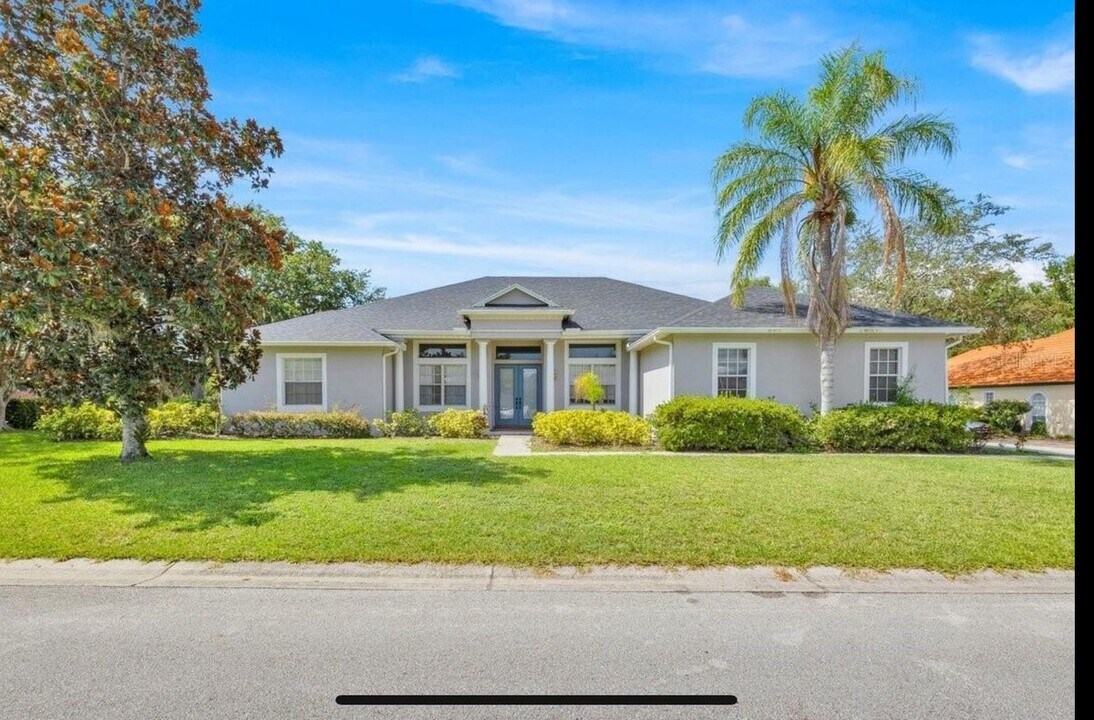832 Ashton Oaks Cir in Lakeland, FL - Building Photo