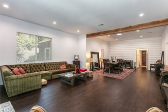 5825 Fulton Ave in Van Nuys, CA - Building Photo - Building Photo