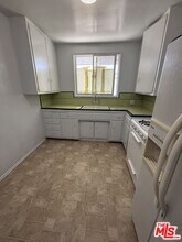 14214 Sherman Way in Los Angeles, CA - Building Photo - Building Photo