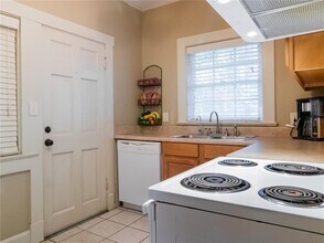 221 SE 9 St in Gainesville, FL - Building Photo - Building Photo