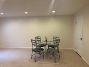 6427 Walcott Ln, Unit Complete Apartment on bas in Frederick, MD - Building Photo - Building Photo
