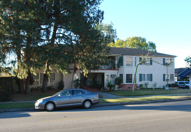 10656 Camarillo St in North Hollywood, CA - Building Photo - Building Photo