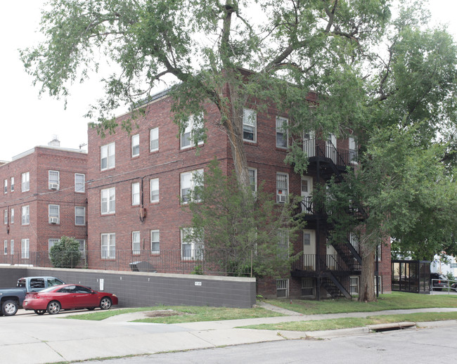 Premier Apartments in Lincoln, NE - Foto de edificio - Building Photo